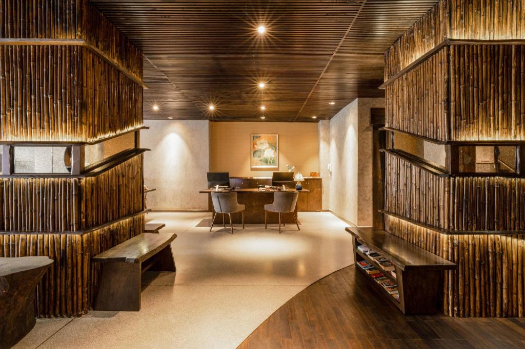 So Sánh Nhanh Khách Sạn Quận 1 TP.HCM: Lựa Chọn Lý Tưởng Cho Chuyến Đi Gấp