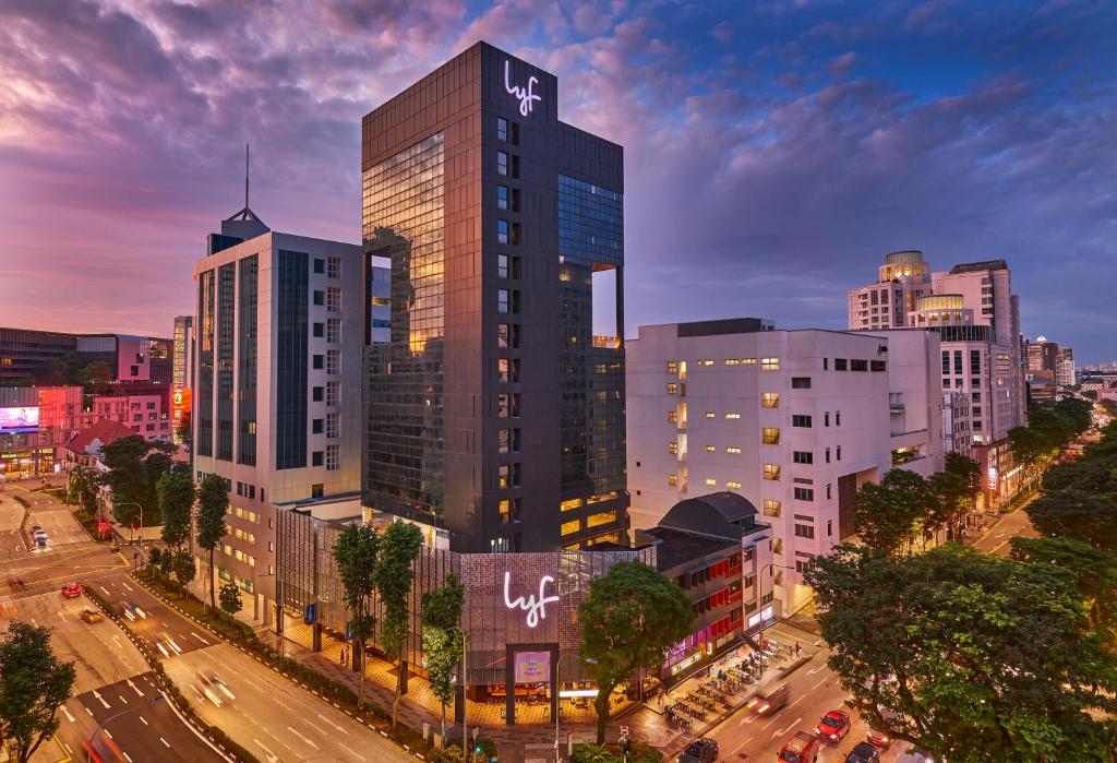 So Sánh Nhanh Khách Sạn Trung Tâm Singapore: Vị Trí, Tiện Nghi & Hoạt Động